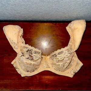 Sold Very unique Vintage lace bra with Shoulder Pads #lingerie #shoulderpad